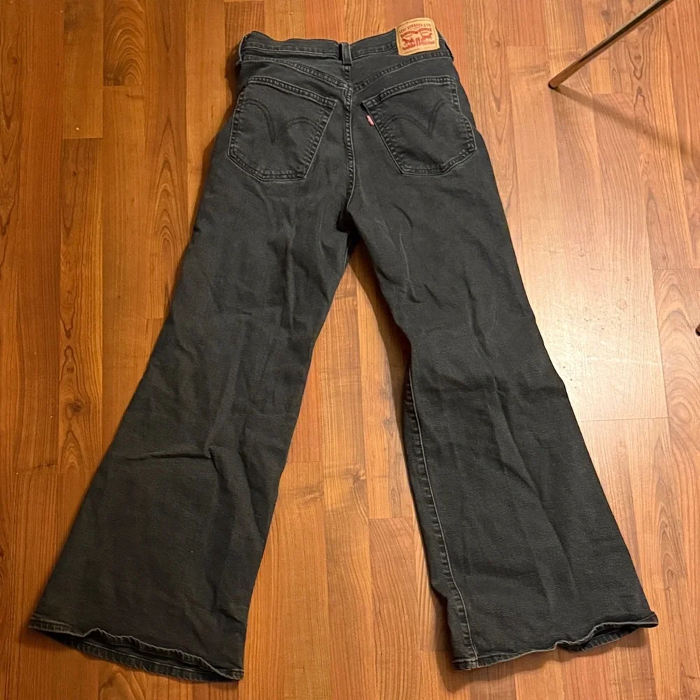 Levi’s Black Ribcage Bell Jeans - Picture 5 of 6